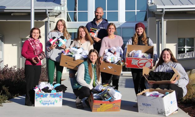 Templeton High School Students Make Donation to CAPSLO