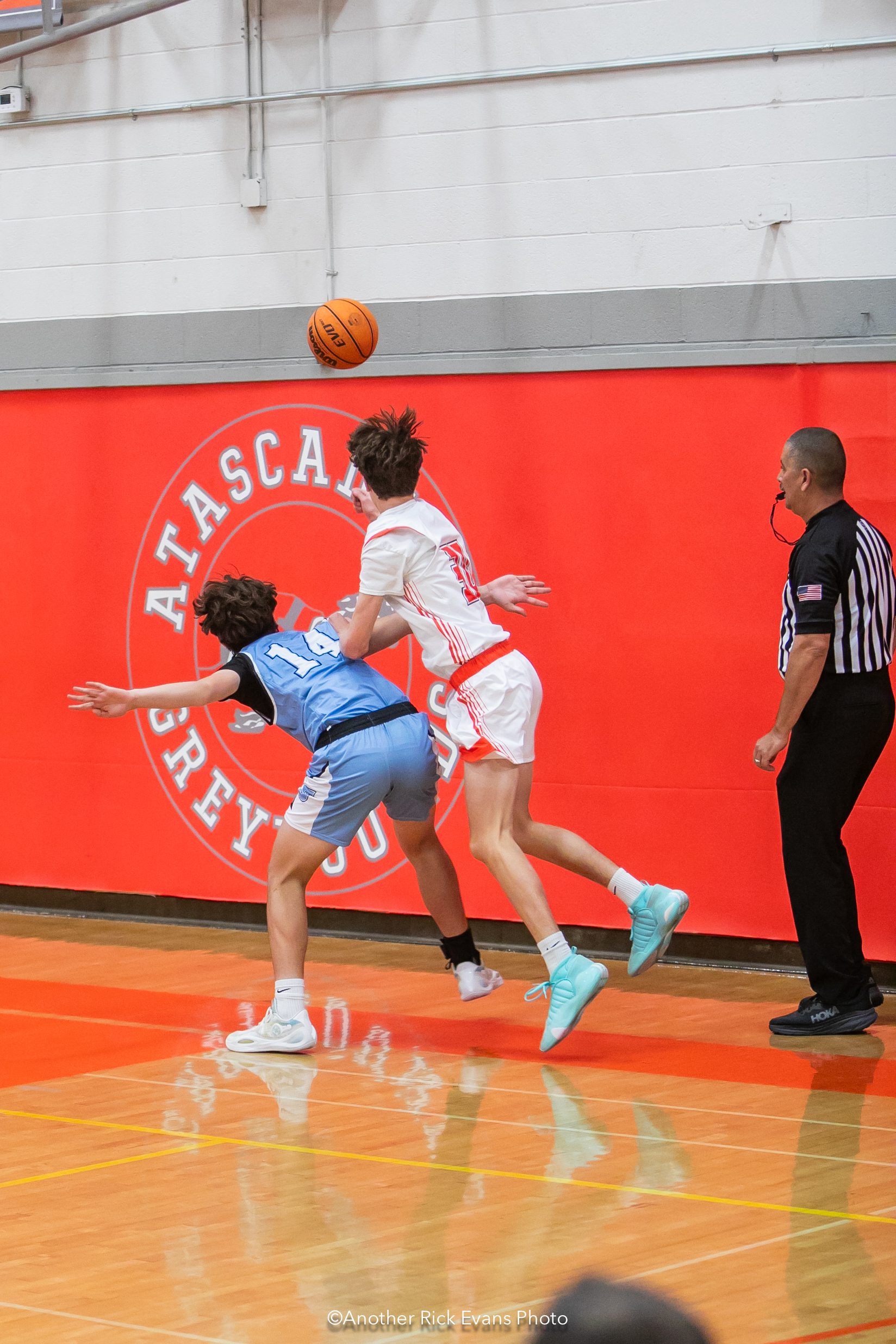 Atascadero Greyhounds navigate a rollercoaster start to basketball ...