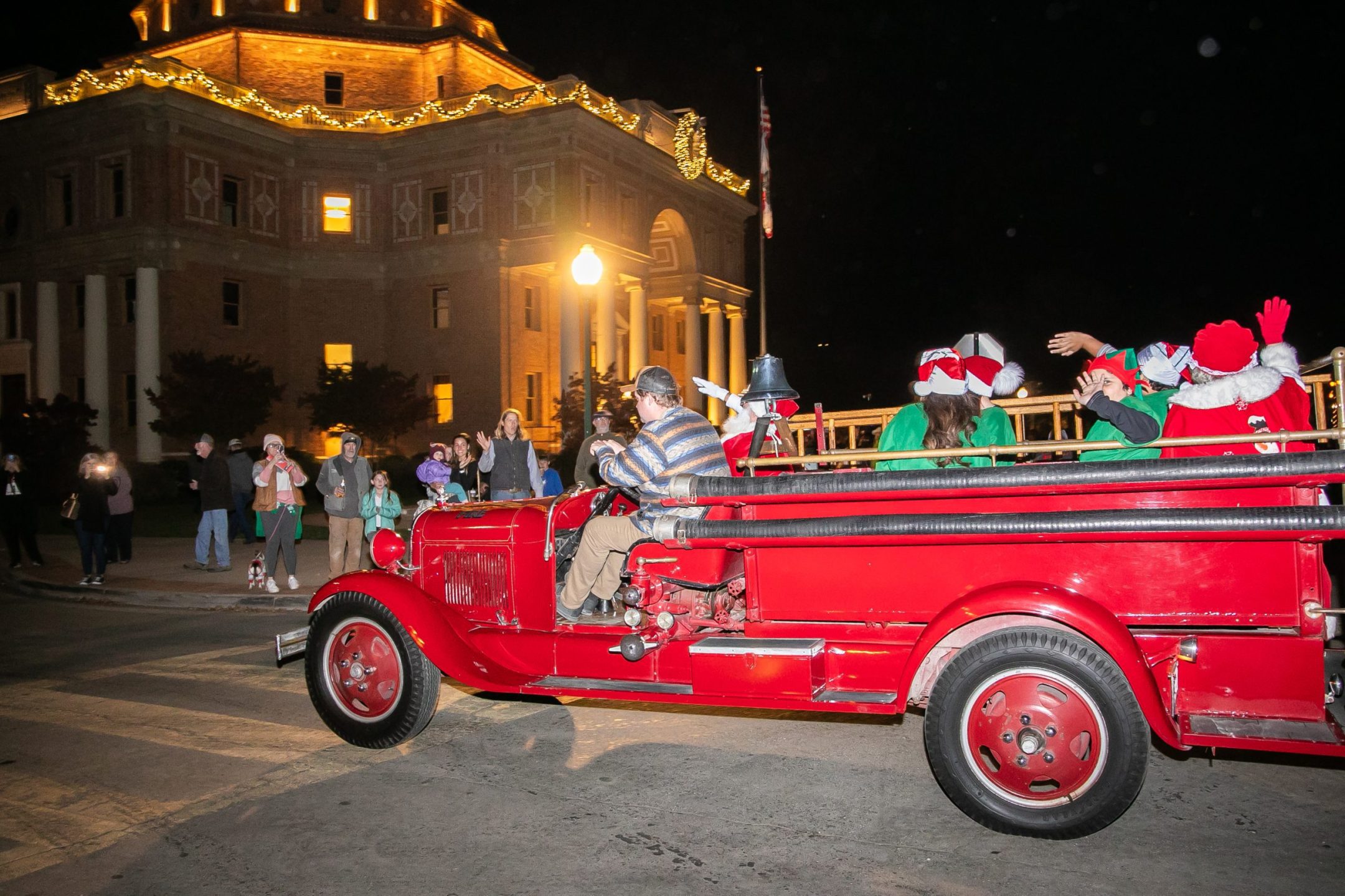 Atascadero starts off December by lighting up City Hall and Sunken
