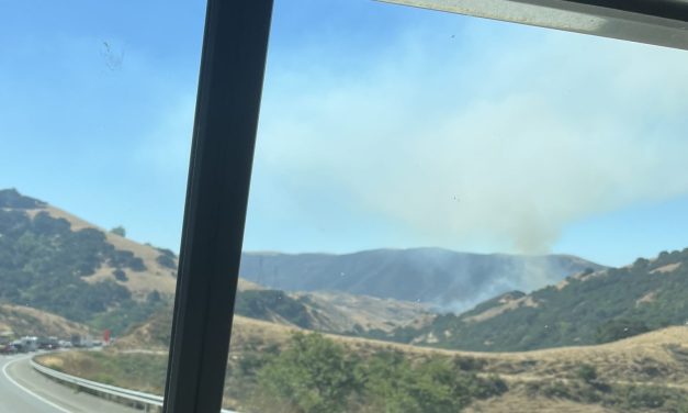 Fire starts along HWY 101 on Cuesta Grade, threatening structures and forcing closures