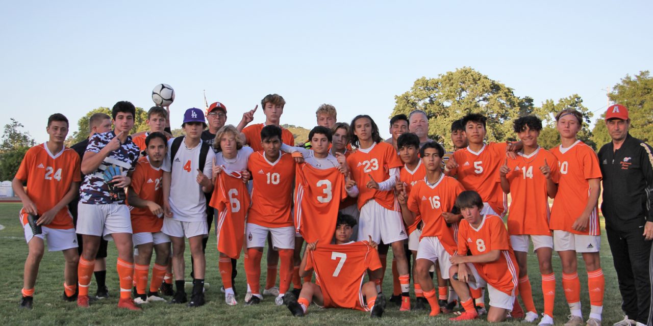 Greyhounds Finish Season As Undefeated League Champions