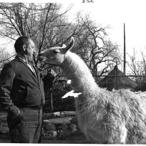 Charles Paddock with Llama 1