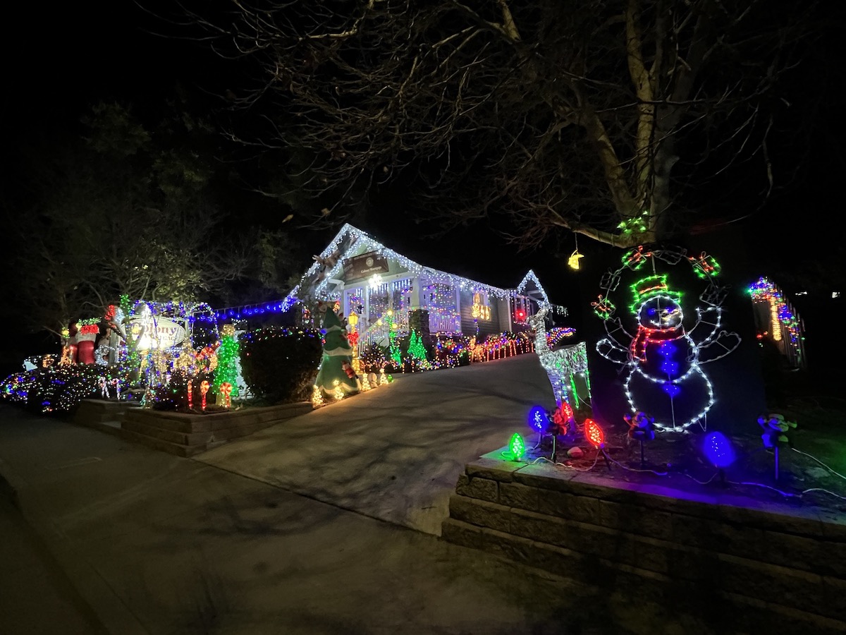 Colony Mortgage Decks Its Business with Holiday Cheer • Atascadero News