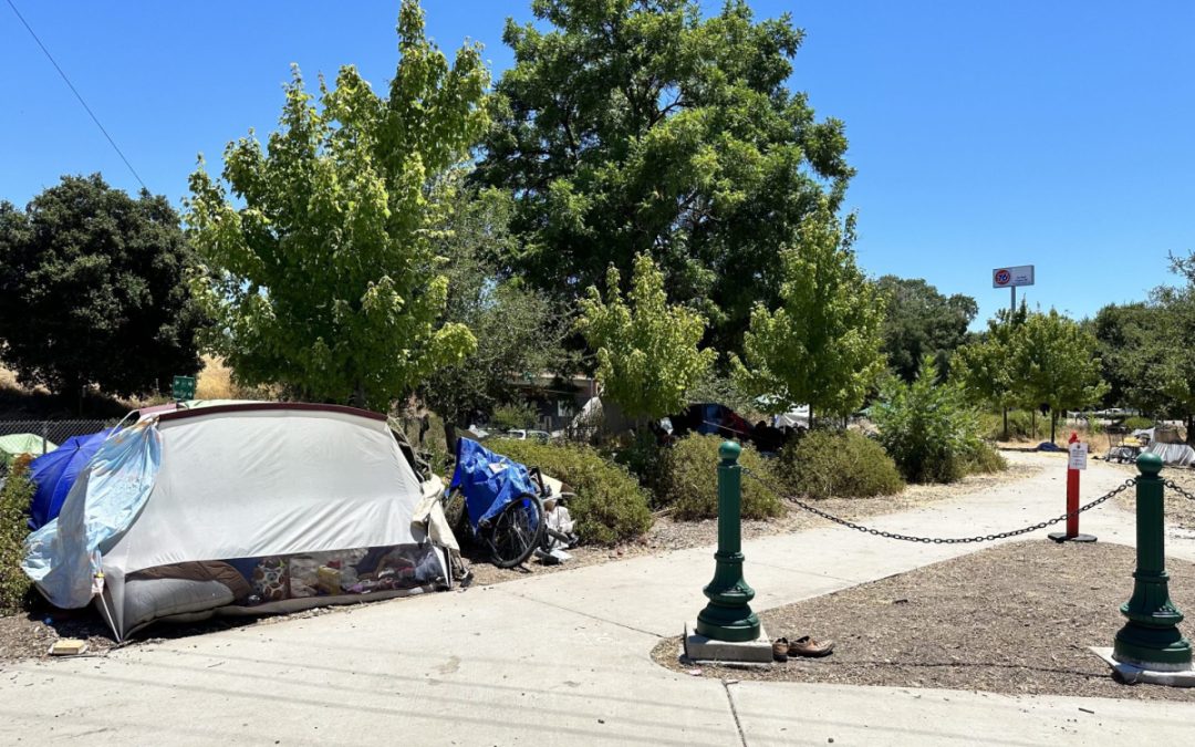 New city manager addresses unhoused encampment near southbound Highway 101 and Morro Road