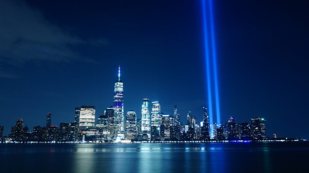 tribute in light 4470711 1920