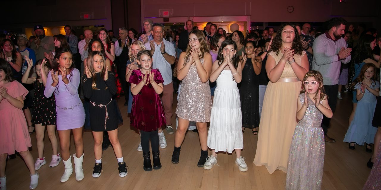 Atascadero rings in 20 years of its Father and Daughter Sweetheart Dance